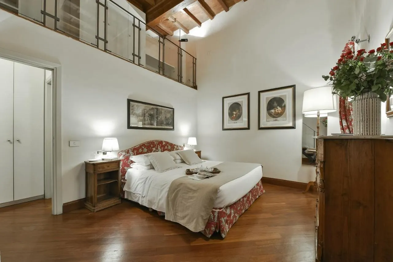 Raffaello Apartment With Fireplace In Oltrarno Firenze