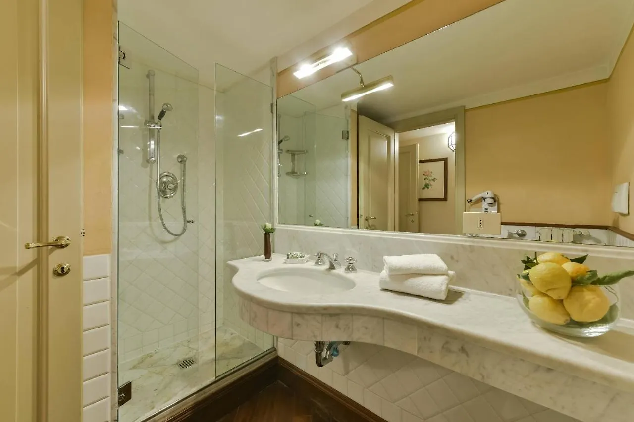 Raffaello Apartment With Fireplace In Oltrarno Firenze Italia