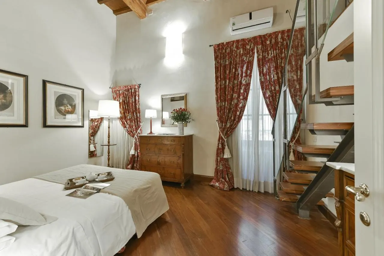 Raffaello Apartment With Fireplace In Oltrarno Firenze