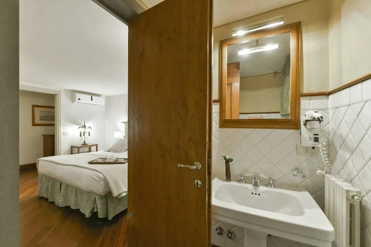 Raffaello Apartment With Fireplace In Oltrarno Firenze