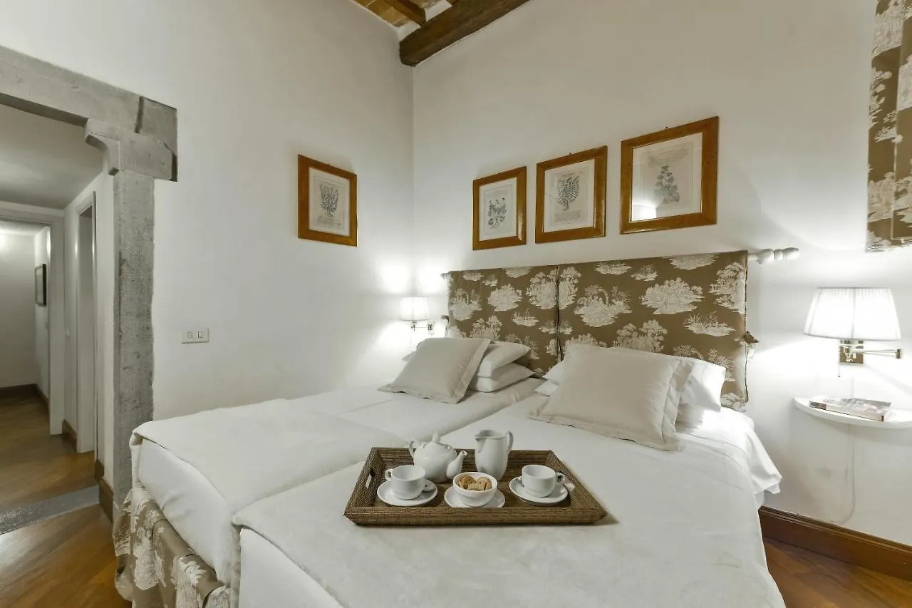Raffaello Apartment With Fireplace In Oltrarno Firenze