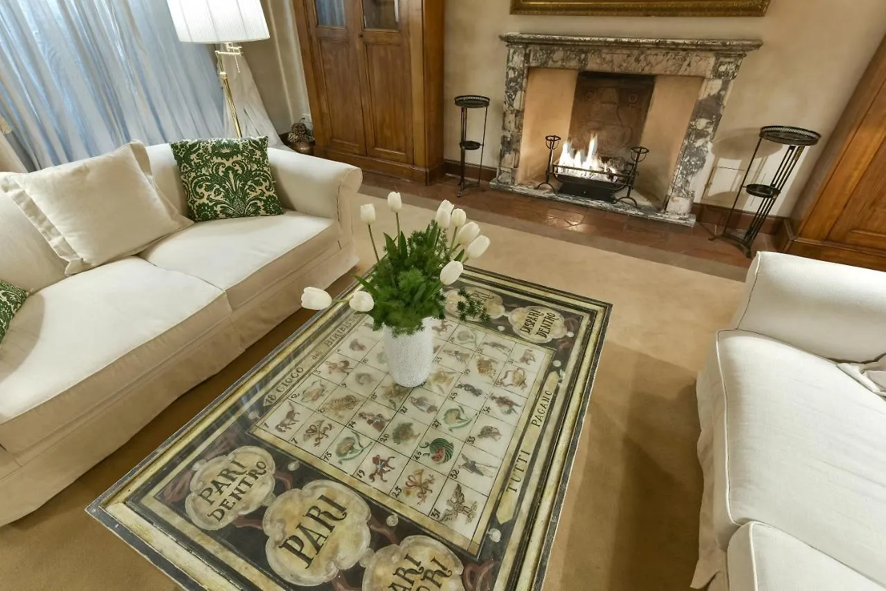 Raffaello Apartment With Fireplace In Oltrarno Firenze