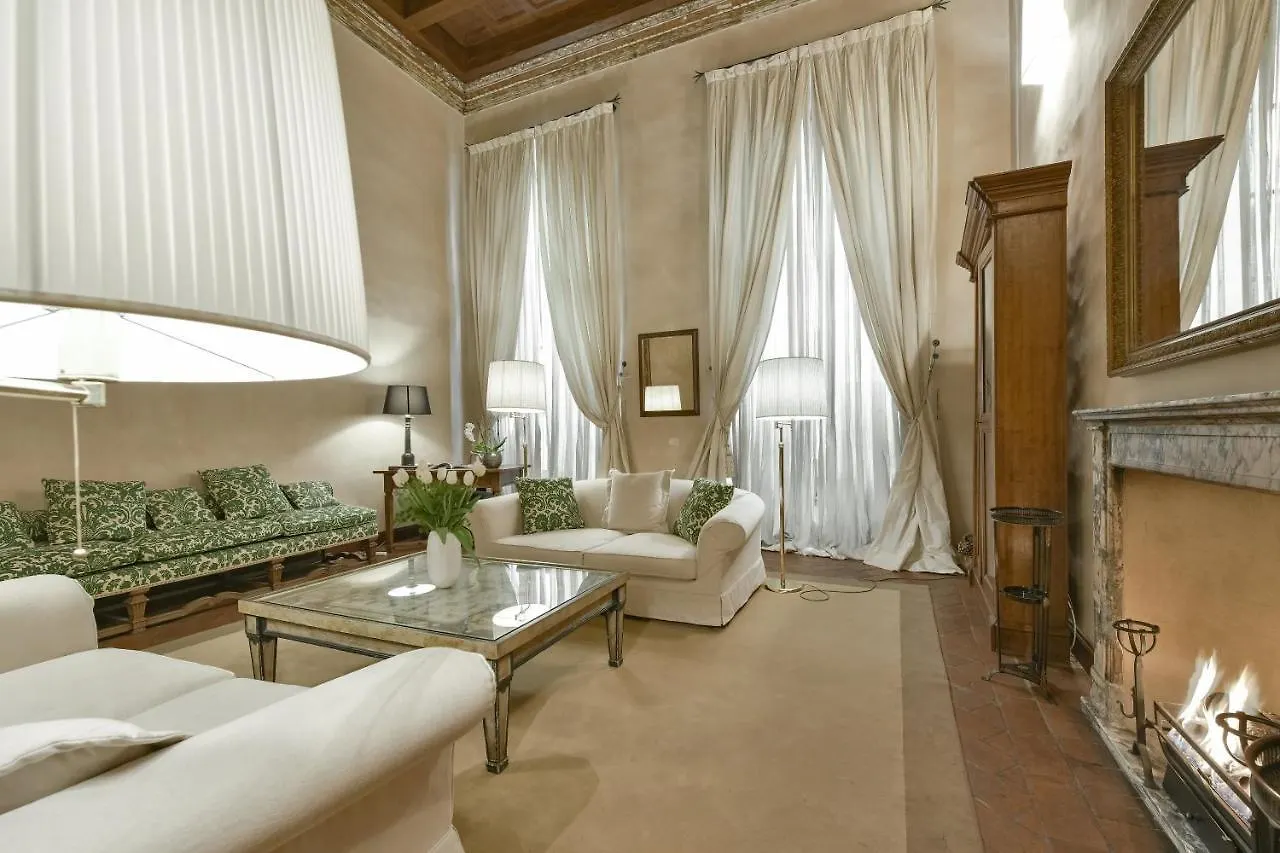 Raffaello Apartment With Fireplace In Oltrarno Firenze